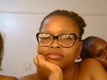 Chaturbate Private Sex Chat of emziqui_20