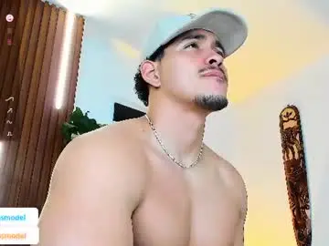 Chaturbate Best live sex cam show of lucasanto_