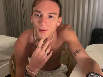 Chaturbate Live Sex Cam of sweet19sammy