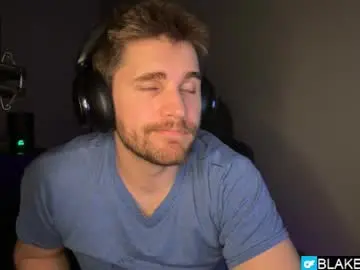 Chaturbate Watch Live Sex Cams of blakemiles2