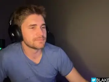 Chaturbate Free Porn Cam of blakemiles2