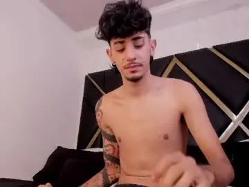 Chaturbate Best live sex cam show of skinny_boss