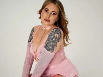 Cherry Adult Webcam of arolinanight