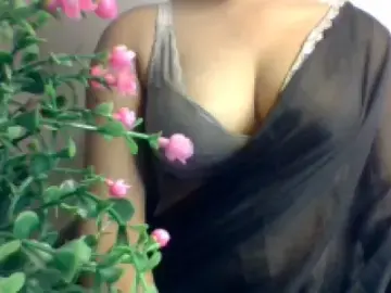 Dscgirls Adult Webcam of Hot_urvashi