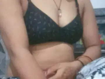 Dscgirls Nude Webcam of Pooja Singh 