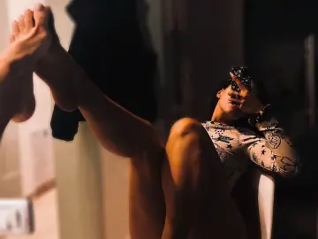 Imlive Free Porn Cam of AveryStoneBeautiful