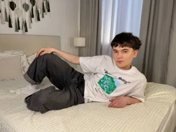 Imlive Adult Webcam of Ethan_Crowee