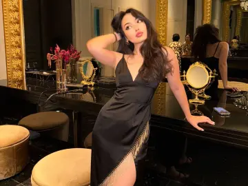 Imlive Free Porn Cam of ElvoraLoVe