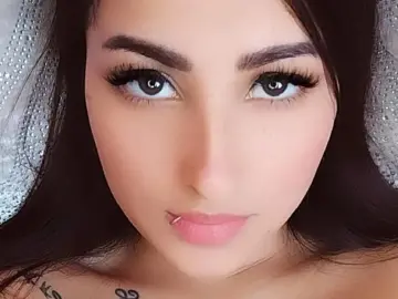 Imlive Free Live Porn of LisaNahyan69