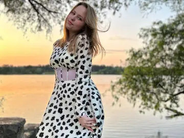 Imlive Nude Webcam of CrystallPawsBuddy