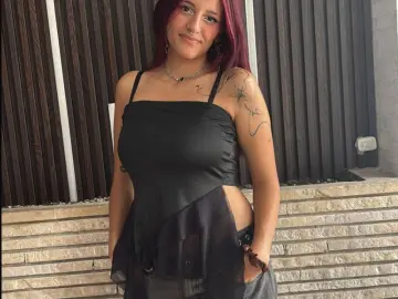 Imlive Adult Webcam of LiilyMoonn