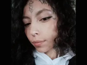 Imlive Free Porn Cam of MissLaurie