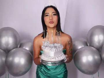 Imlive Free Live Porn of EmaClark_