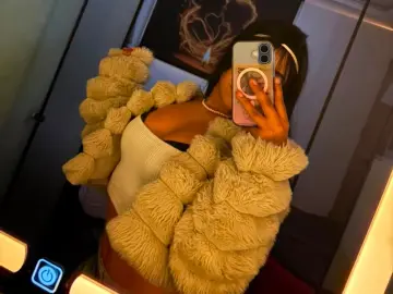 Imlive Sex Cam of clhoe_saenz