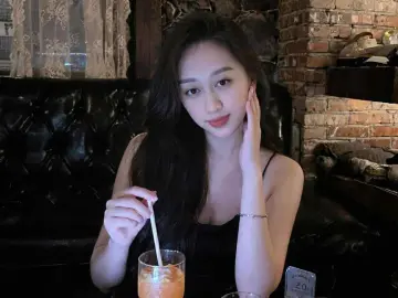 Imlive Nude Webcam of Bee2003