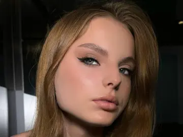Livejasmin Free Porn Cam of DoraWilliams