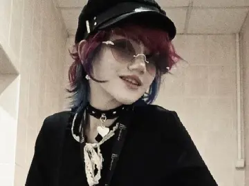 Livejasmin Live Sex Cam of ElanorCiolek