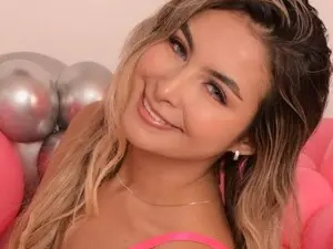 Myfreecams Live Sex Cam of Bella1207