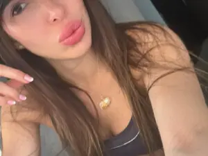 Myfreecams Best live sex cam show of KiaraDivina