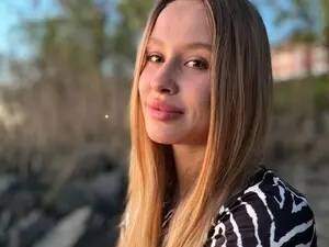 Myfreecams Sex Chat of Alice_Maryt