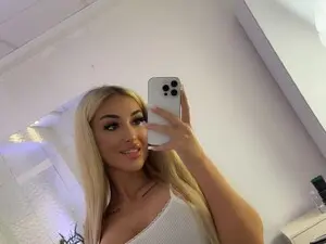 Myfreecams Adult Webcam of BlondieXStar