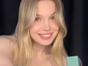 Myfreecams Free Live Porn of Effie_Cute