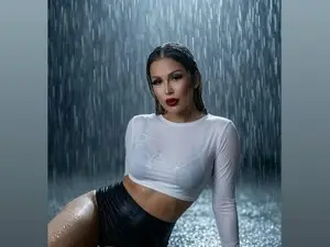 Myfreecams Free Porn Cam of Roshen_Amira