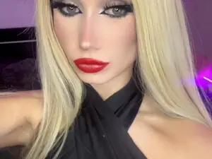 Myfreecams Live Sex Cam of Isabella_baby