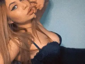 Myfreecams Live Sex Cam of SweetSmileXx