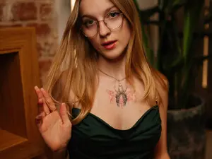 Myfreecams Private Sex Chat of BlondieMuse_