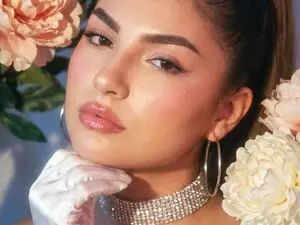 Myfreecams Free Live Porn of AzzaLee