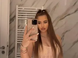 Myfreecams Watch Live Sex Cams of ArinaRave