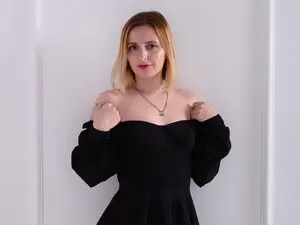 Myfreecams Live Sex of DerrieStar