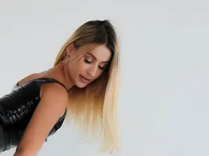 Myfreecams Nude Webcam of LiaLuvv