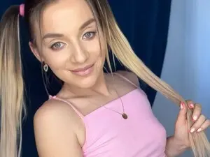 Myfreecams Free Live Porn of SkyEyesLuna
