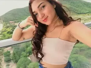 Myfreecams Free Porn Cam of miranda_sunny