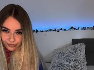 Myfreecams Live Sex Cam of LunaSpark
