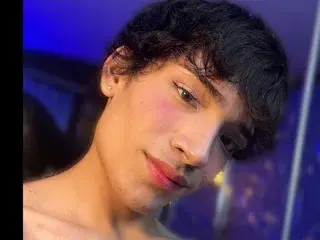 Streamate Sex Cam of Isaac_Nova