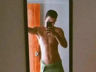Streamate Free Live Porn of MaikolTwimk