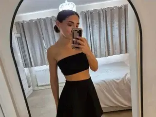 Streamate Live Sex Cam of MissTauri