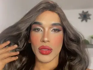 Streamate Free Live Porn of DollsKiara