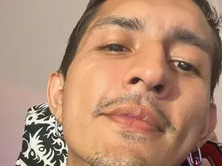 Streamate Nude Webcam of BrianSweetx