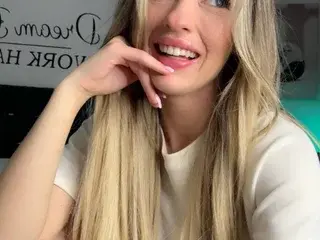 Streamate Private Sex Chat of KatieeCutieXoo