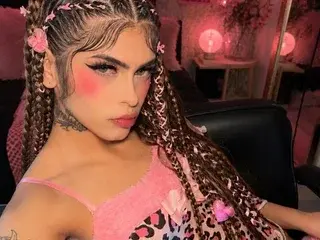 Streamate Watch Live Sex Cams of Karolfoxxi