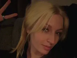 Streamate Private Sex Chat of LunethMirelda