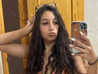 Streamate Adult Webcams of MaeveSun