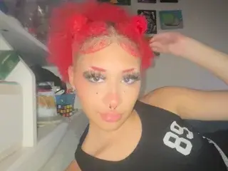 Streamate Free Porn Cam of TinyJayla