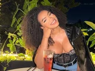 Streamate Watch Live Sex Cams of kemm_hott