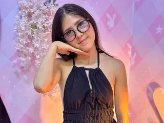 Streamate Sex Cam of Slim_Petiite