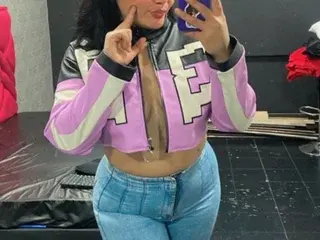 Streamate Live Sex Cam of Nicol_Holmes
